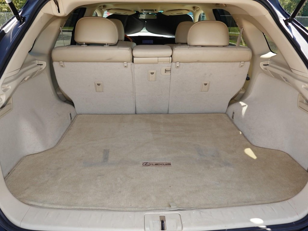Lexus RX 350 Vehicle Full-screen Gallery Image 26
