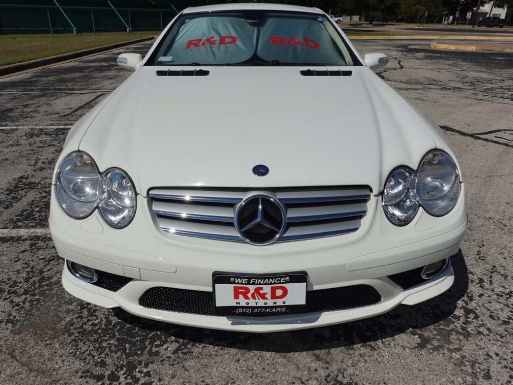 Mercedes-Benz SL-Class Vehicle Full-screen Gallery Image 02