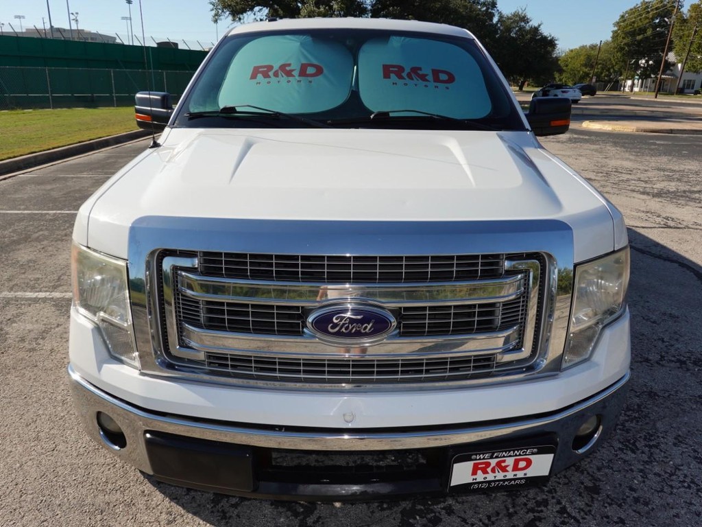 Ford F-150 Vehicle Full-screen Gallery Image 02