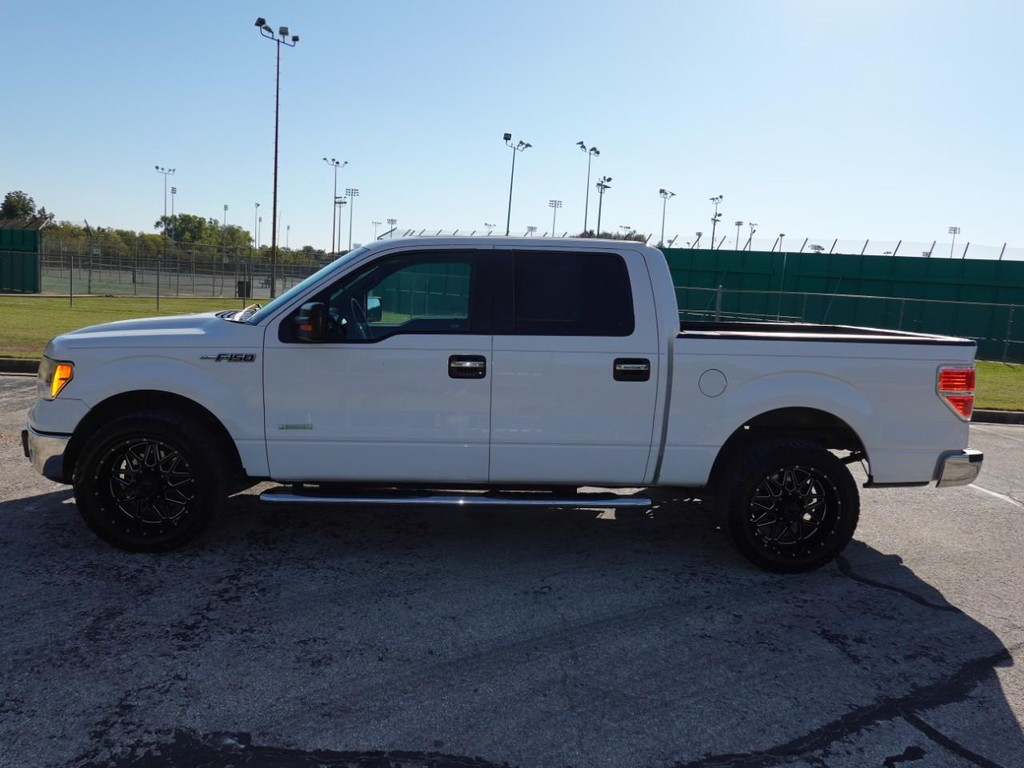 Ford F-150 Vehicle Full-screen Gallery Image 04