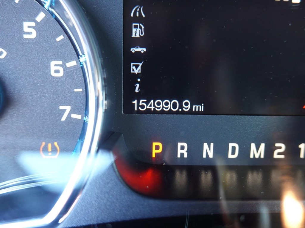 Ford F-150 Vehicle Full-screen Gallery Image 13