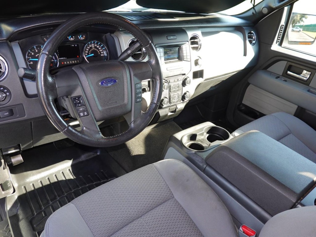 Ford F-150 Vehicle Full-screen Gallery Image 18