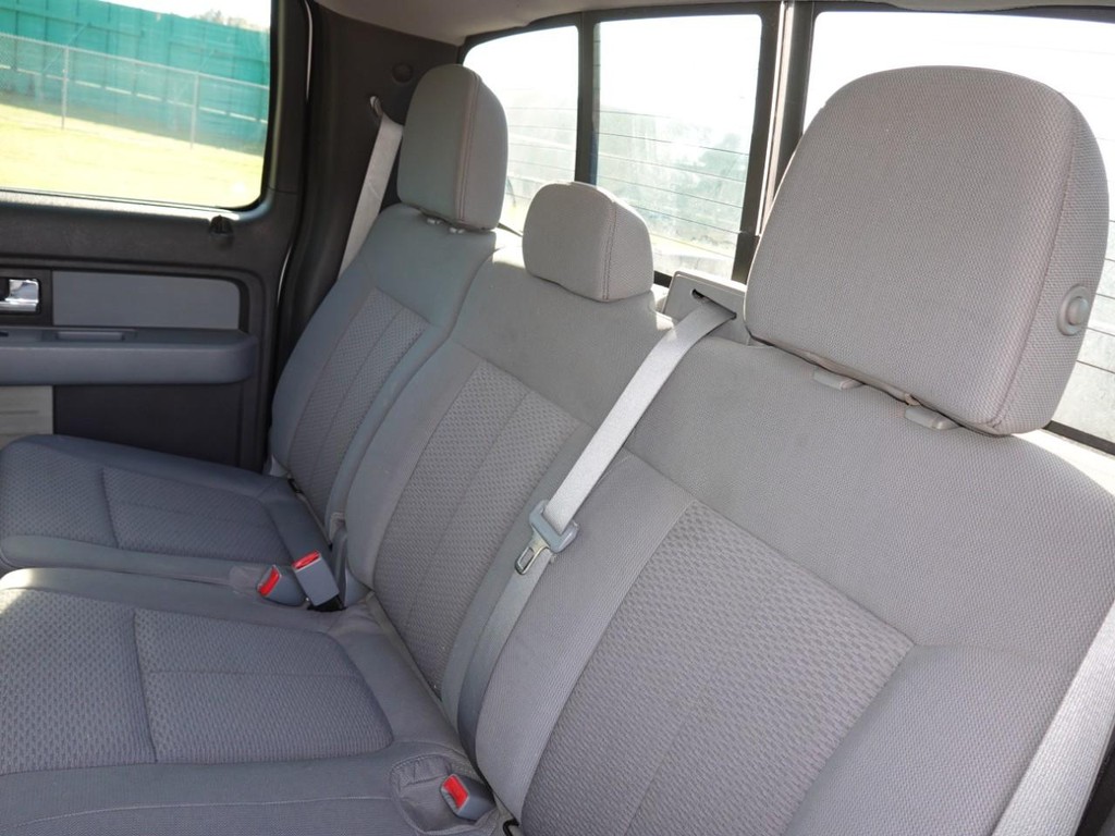Ford F-150 Vehicle Full-screen Gallery Image 20
