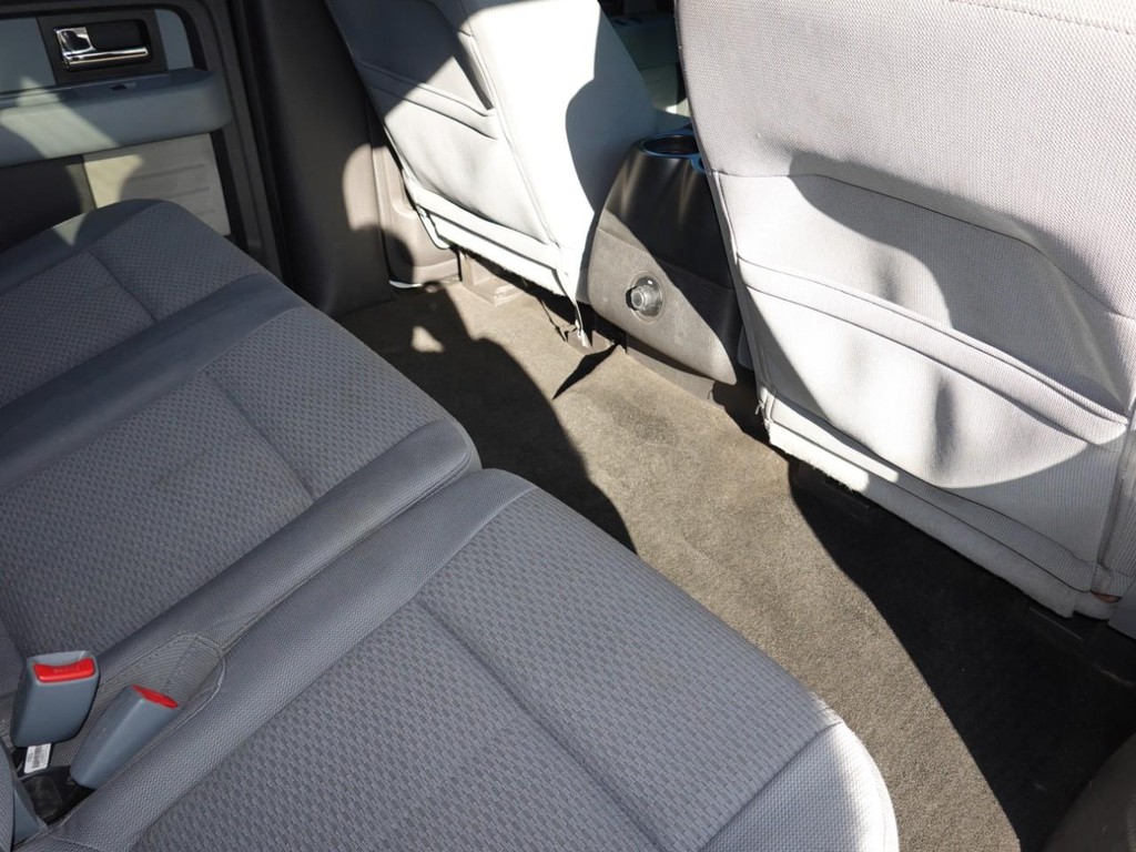 Ford F-150 Vehicle Full-screen Gallery Image 25