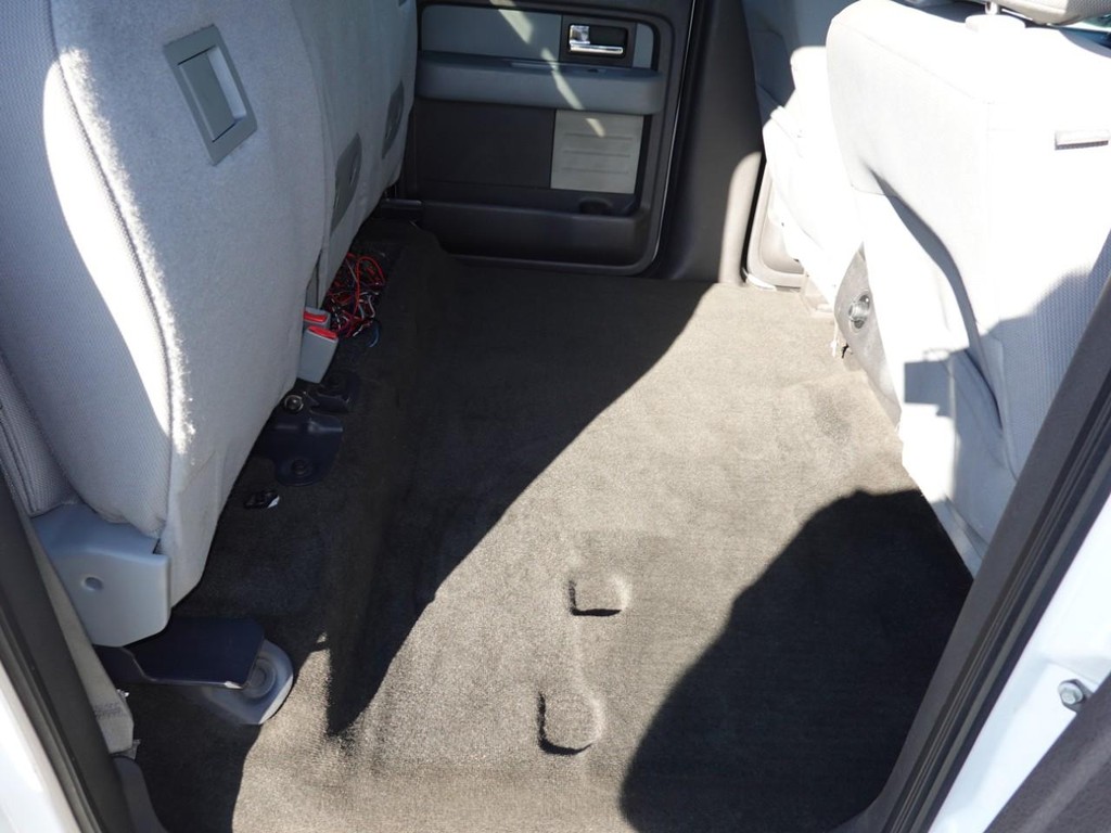 Ford F-150 Vehicle Full-screen Gallery Image 26