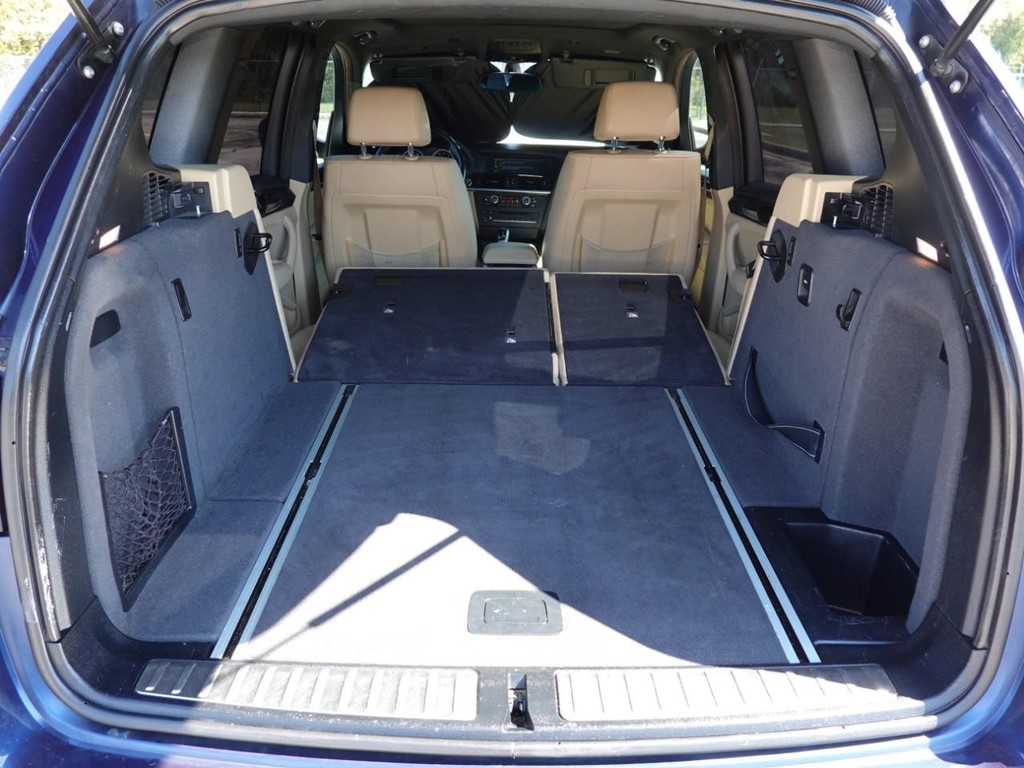 BMW X3 Vehicle Full-screen Gallery Image 28
