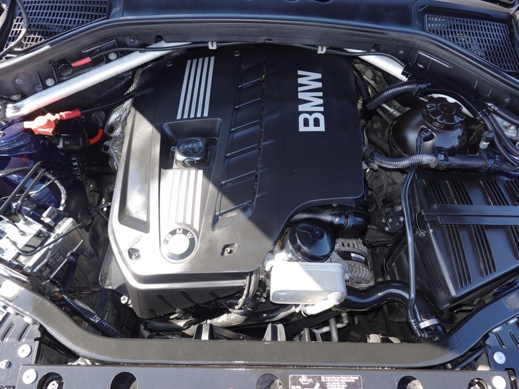 BMW X3 Vehicle Full-screen Gallery Image 29