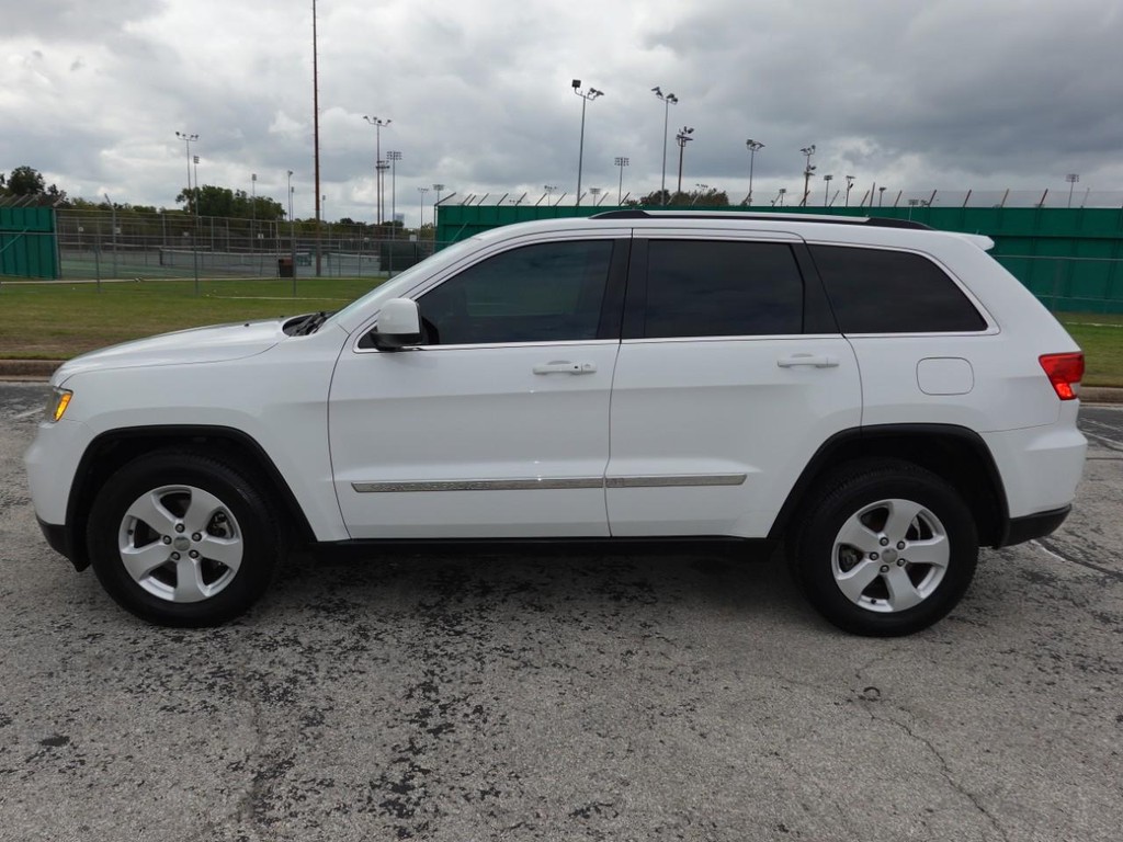 Jeep Grand Cherokee Vehicle Full-screen Gallery Image 04