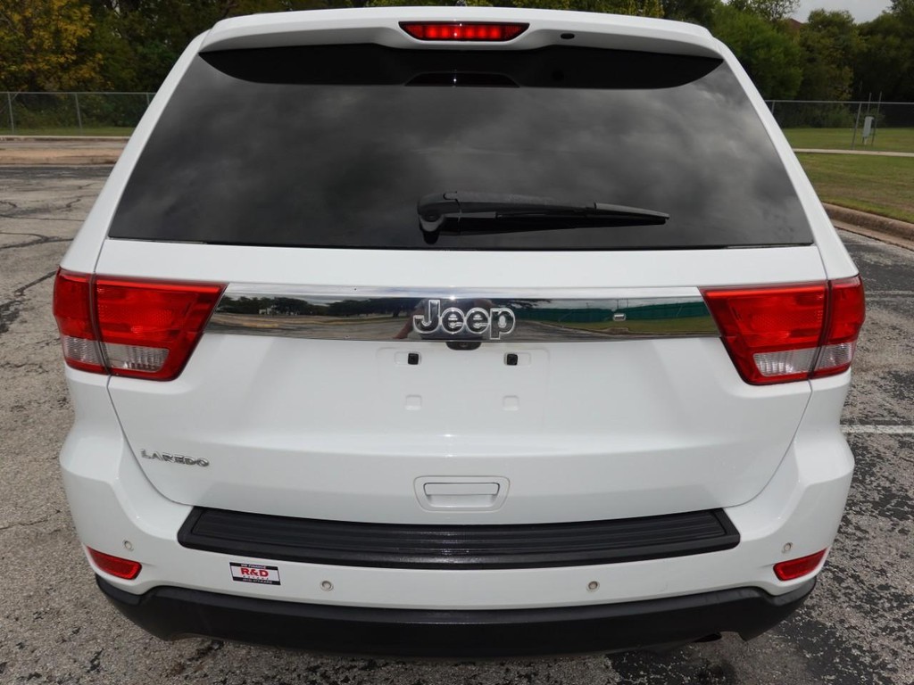 Jeep Grand Cherokee Vehicle Full-screen Gallery Image 06