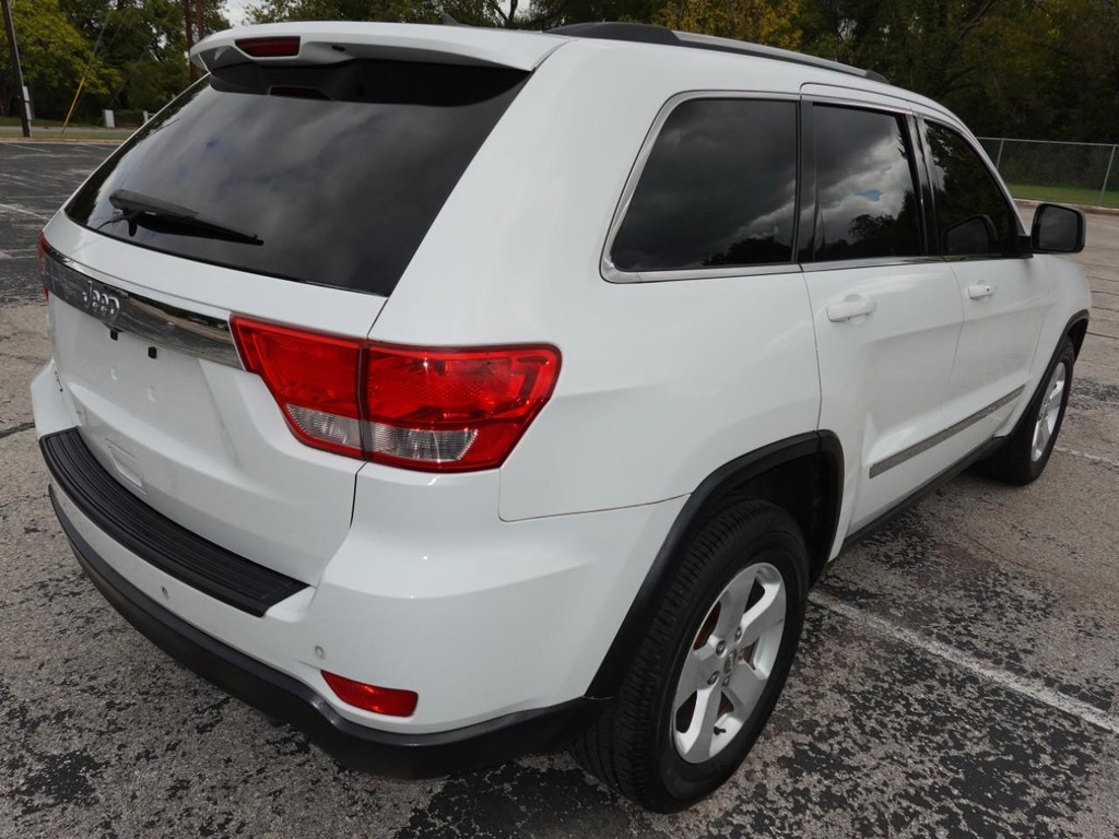 Jeep Grand Cherokee Vehicle Full-screen Gallery Image 07
