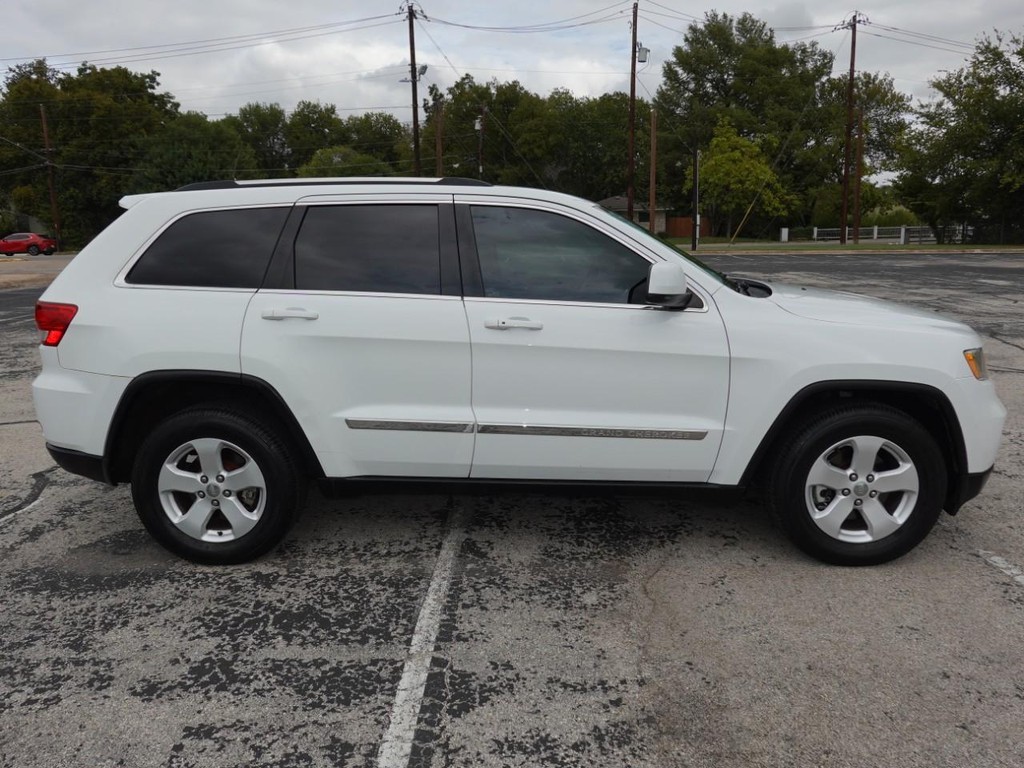 Jeep Grand Cherokee Vehicle Full-screen Gallery Image 08