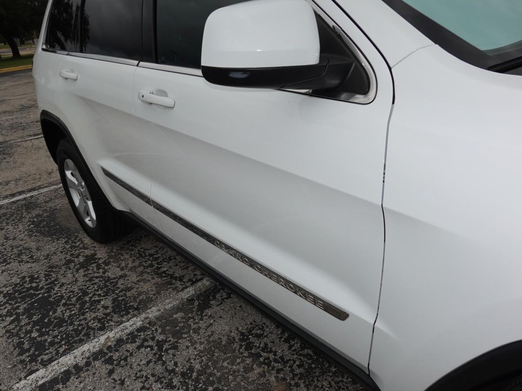 Jeep Grand Cherokee Vehicle Full-screen Gallery Image 11