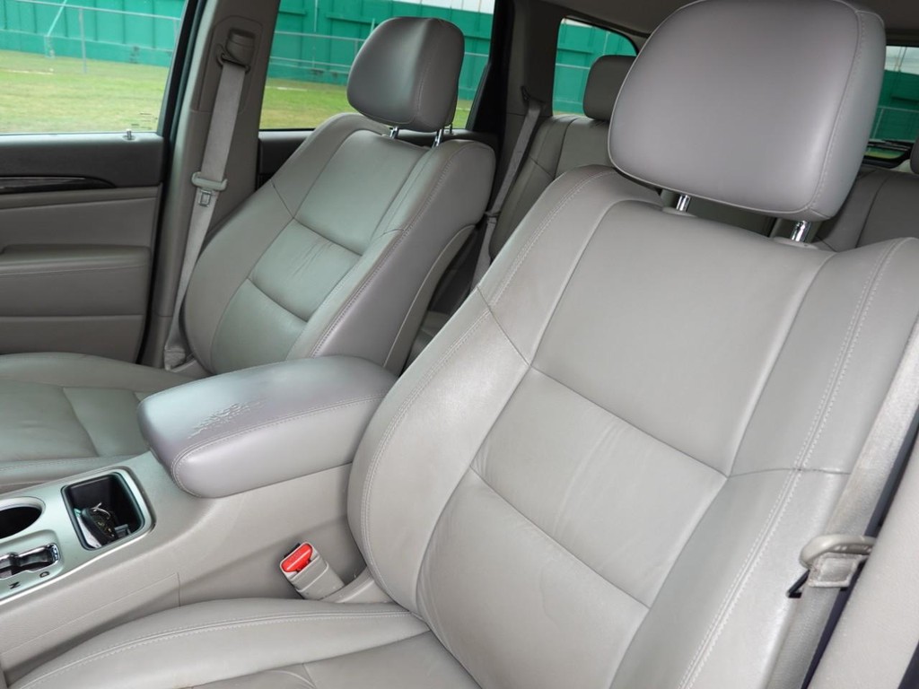 Jeep Grand Cherokee Vehicle Full-screen Gallery Image 16