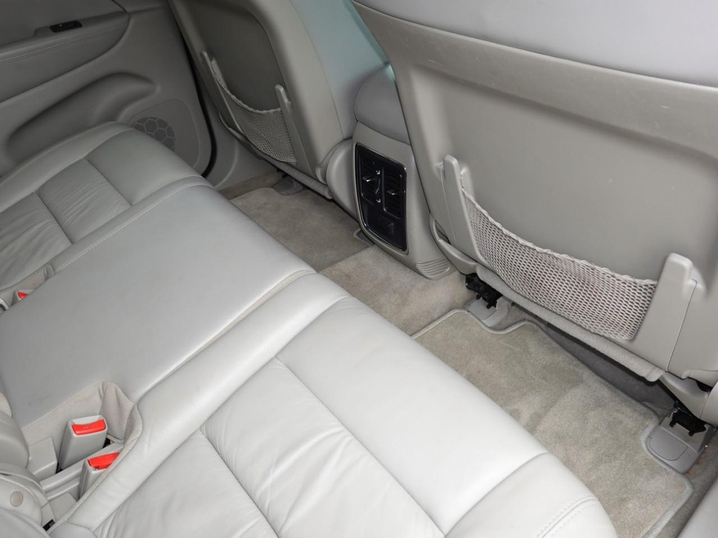 Jeep Grand Cherokee Vehicle Full-screen Gallery Image 24