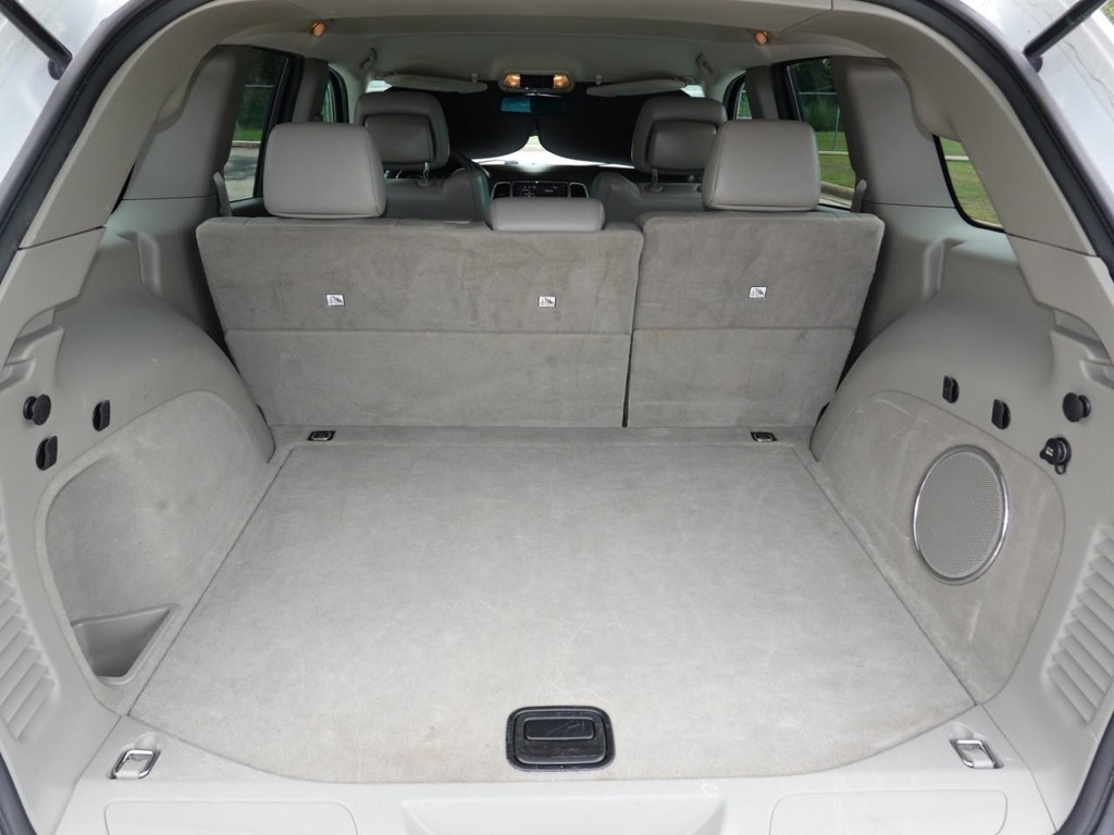 Jeep Grand Cherokee Vehicle Full-screen Gallery Image 26