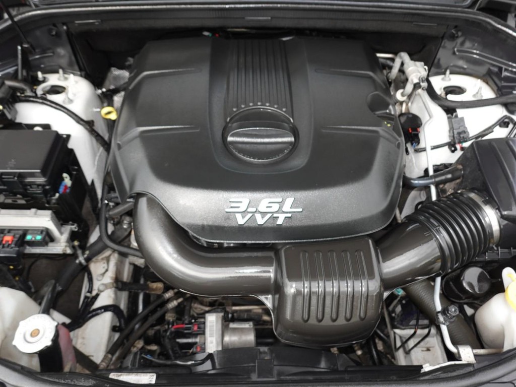 Jeep Grand Cherokee Vehicle Full-screen Gallery Image 28