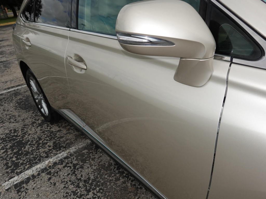 Lexus RX 350 Vehicle Full-screen Gallery Image 11