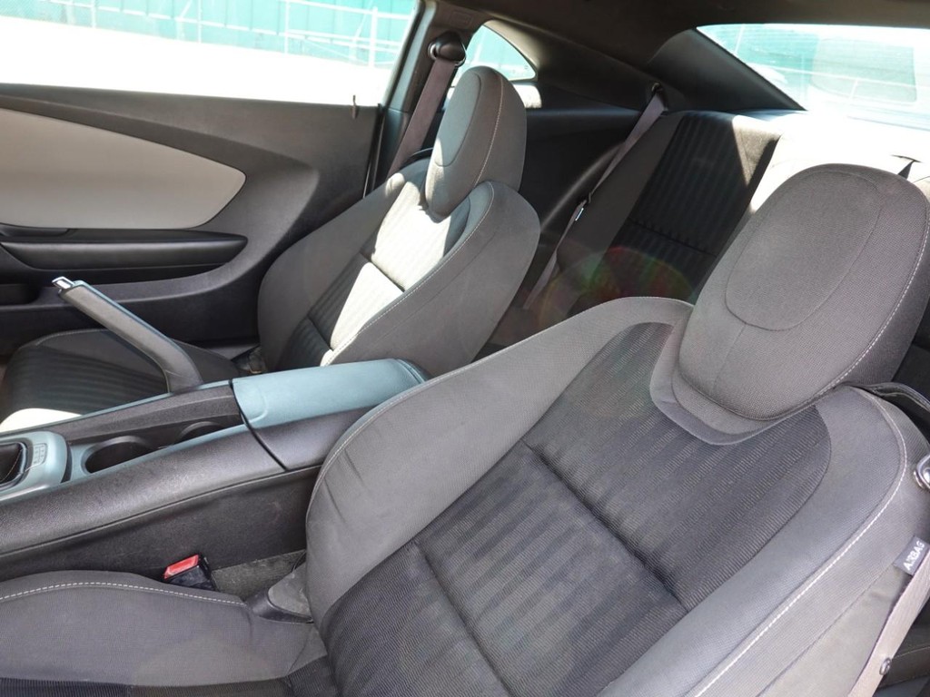 Chevrolet Camaro Vehicle Full-screen Gallery Image 15