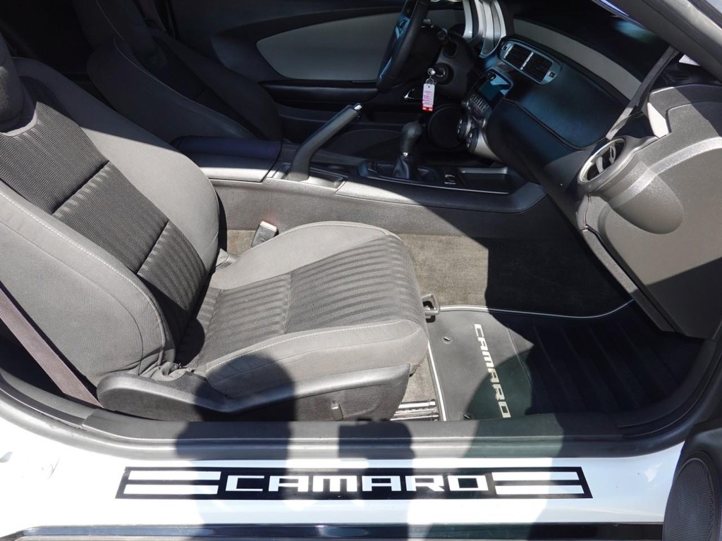 Chevrolet Camaro Vehicle Full-screen Gallery Image 20
