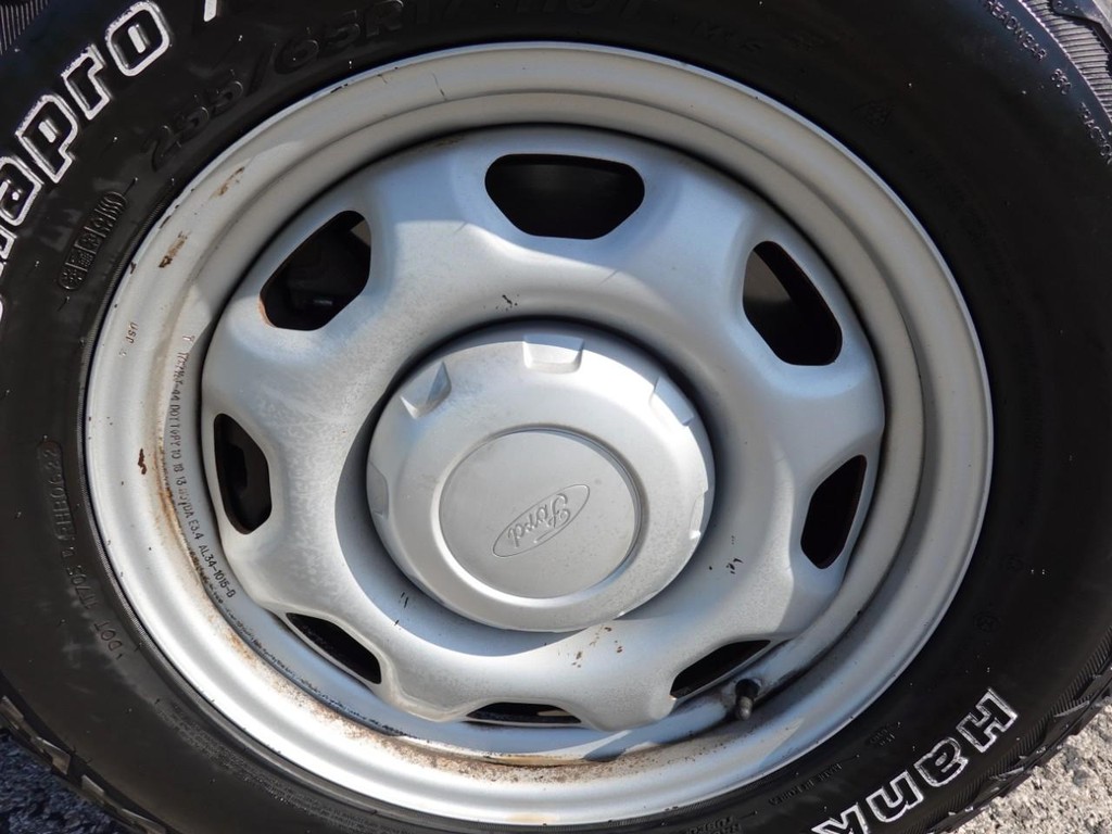 Ford F-150 Vehicle Full-screen Gallery Image 10