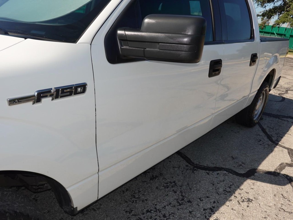 Ford F-150 Vehicle Full-screen Gallery Image 11