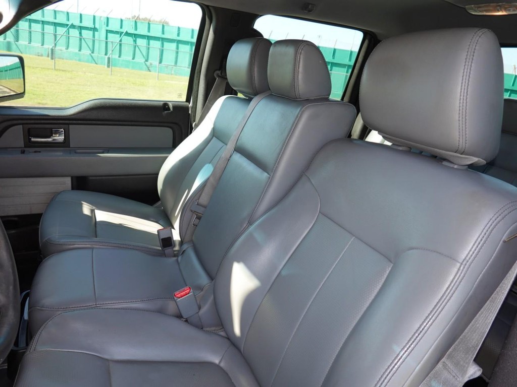 Ford F-150 Vehicle Full-screen Gallery Image 16