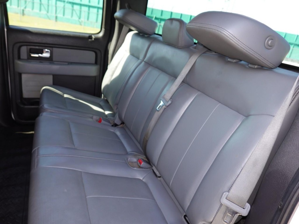 Ford F-150 Vehicle Full-screen Gallery Image 19
