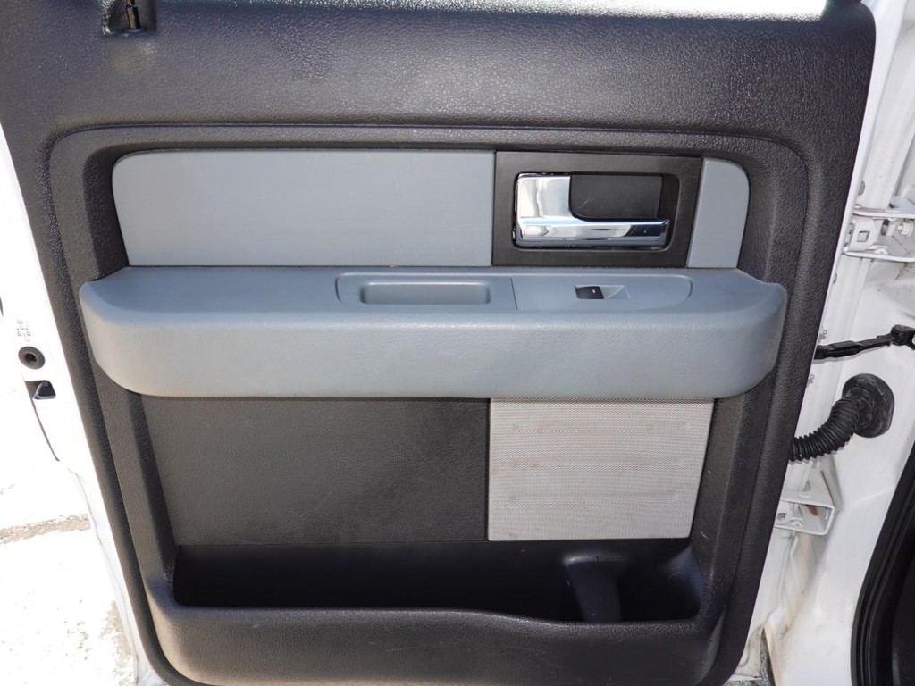 Ford F-150 Vehicle Full-screen Gallery Image 20