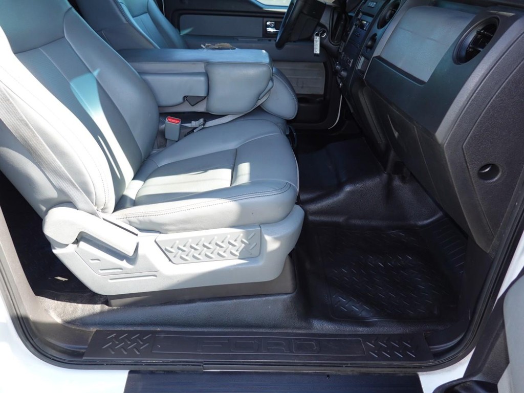 Ford F-150 Vehicle Full-screen Gallery Image 22