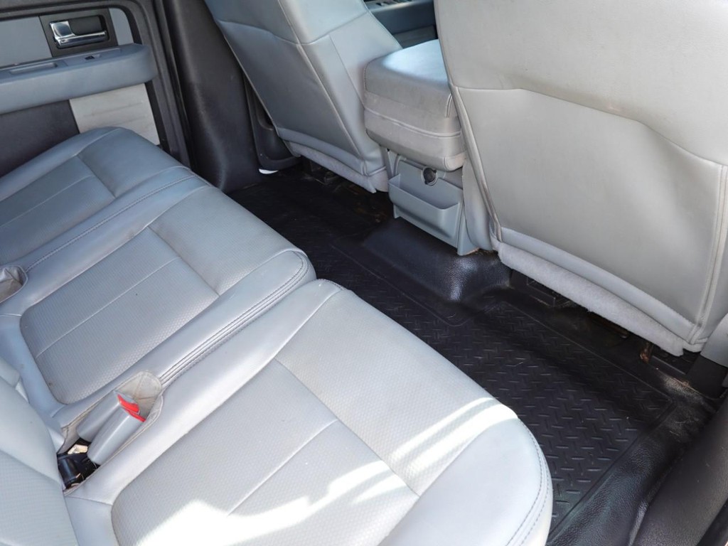 Ford F-150 Vehicle Full-screen Gallery Image 24