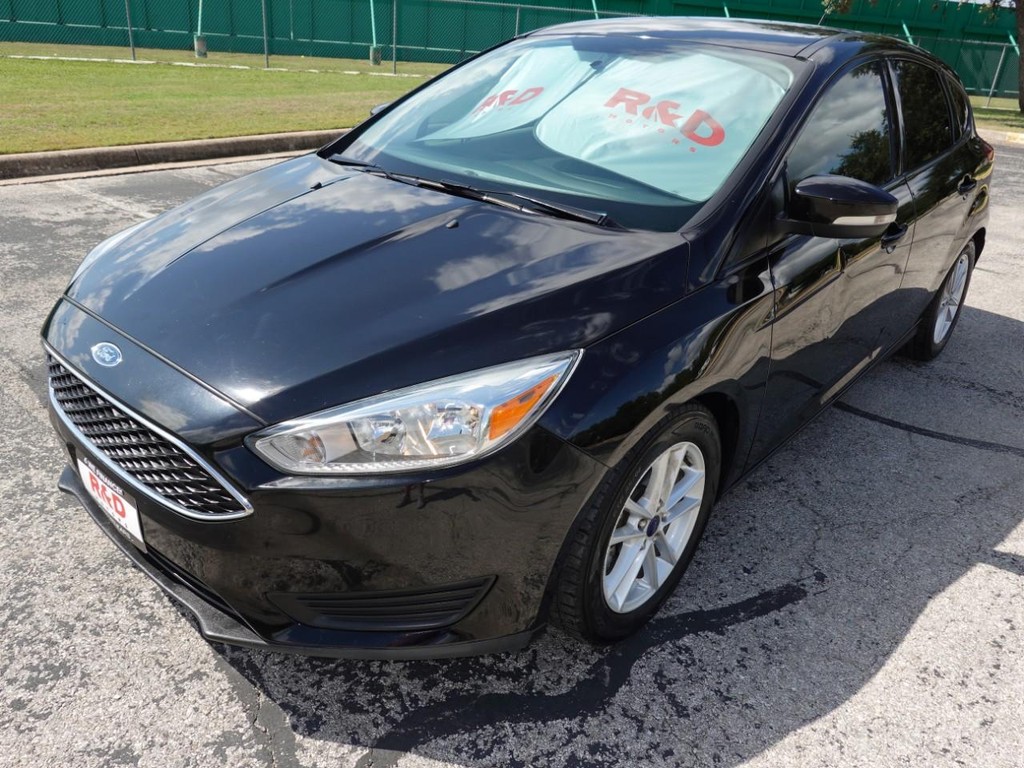 Ford Focus Vehicle Full-screen Gallery Image 03