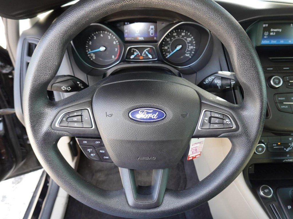 Ford Focus Vehicle Full-screen Gallery Image 13