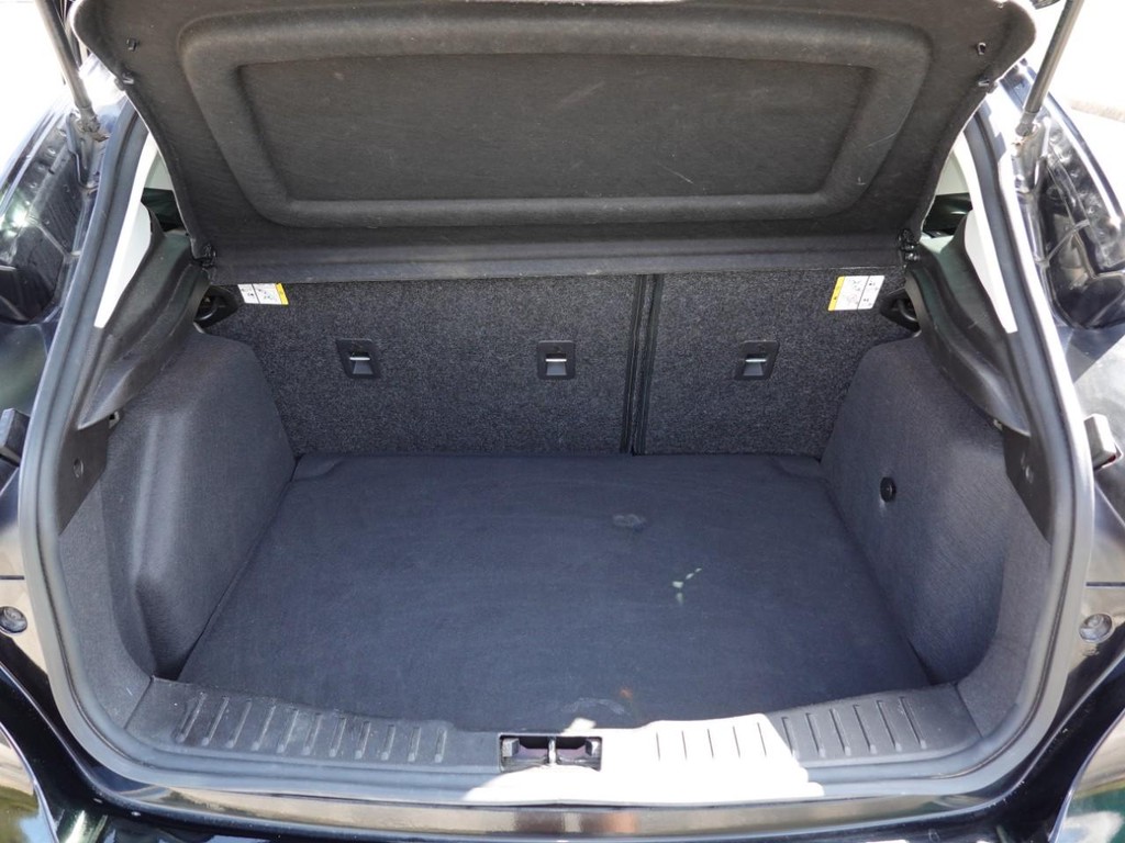 Ford Focus Vehicle Full-screen Gallery Image 26