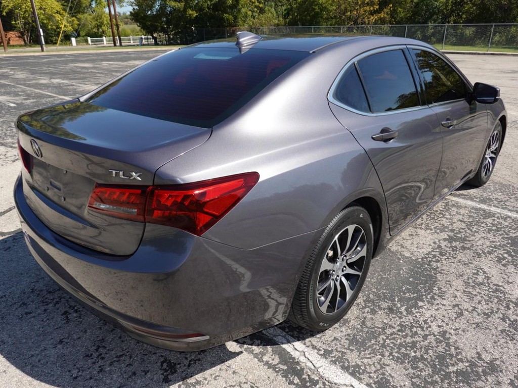 Acura TLX Vehicle Full-screen Gallery Image 07