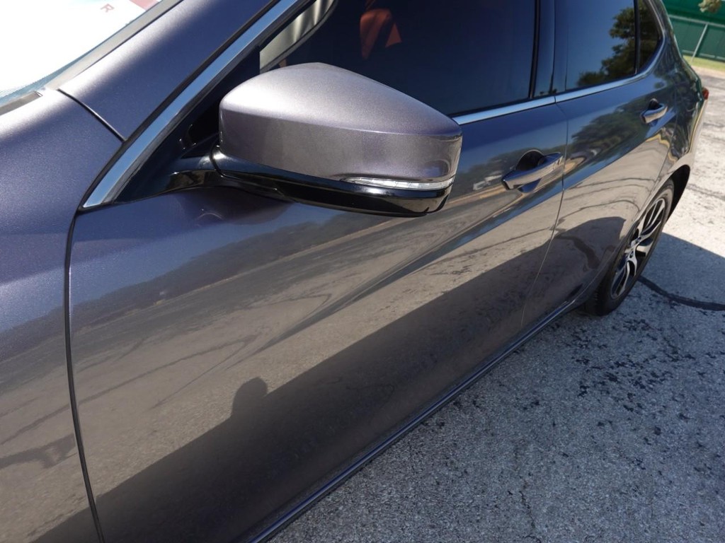 Acura TLX Vehicle Full-screen Gallery Image 10
