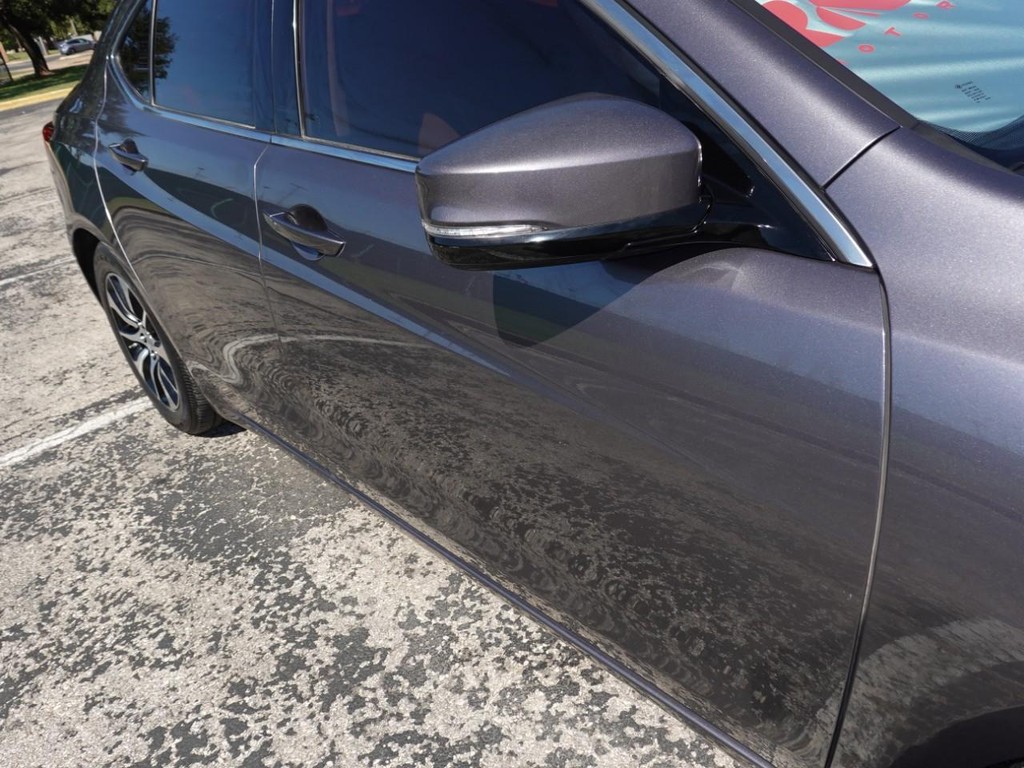 Acura TLX Vehicle Full-screen Gallery Image 11