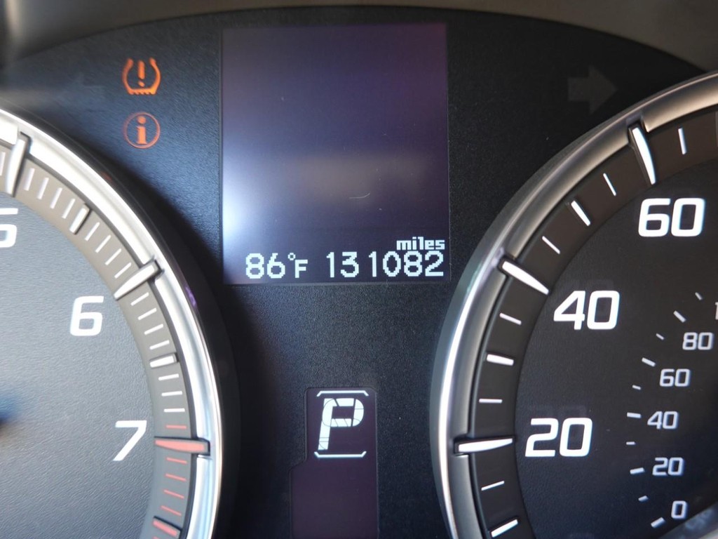 Acura TLX Vehicle Full-screen Gallery Image 12