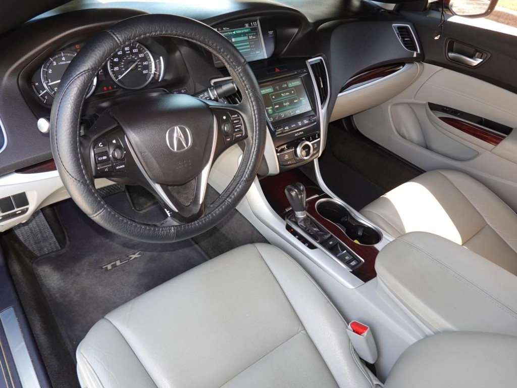 Acura TLX Vehicle Full-screen Gallery Image 18