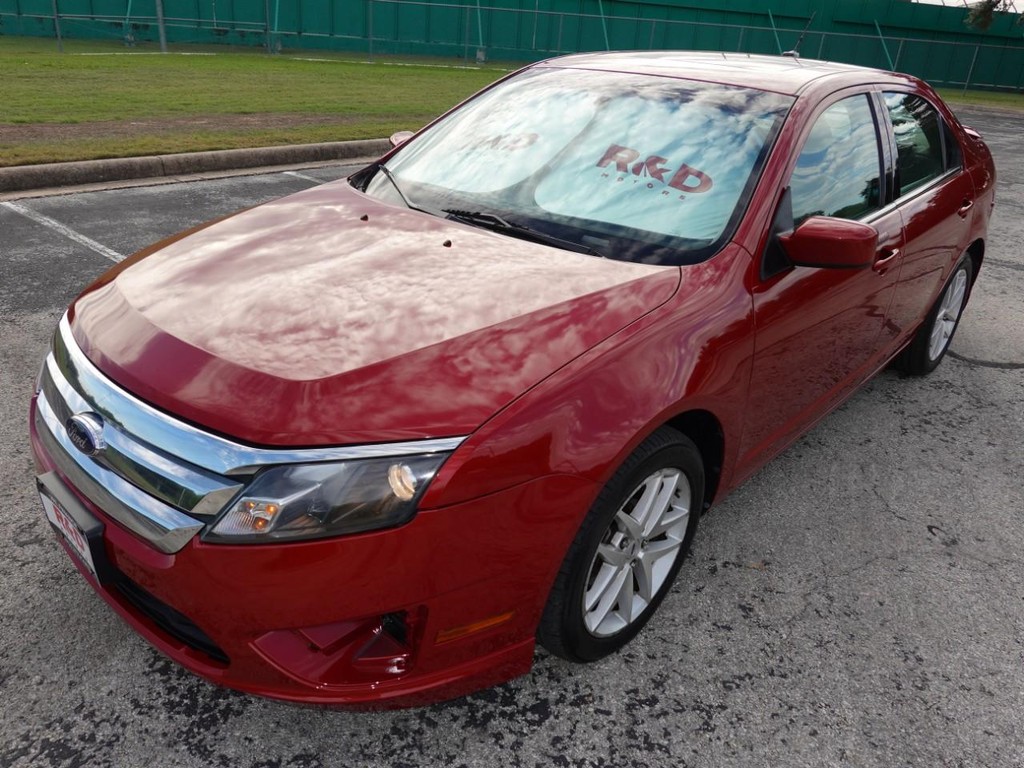 Ford Fusion Vehicle Full-screen Gallery Image 03