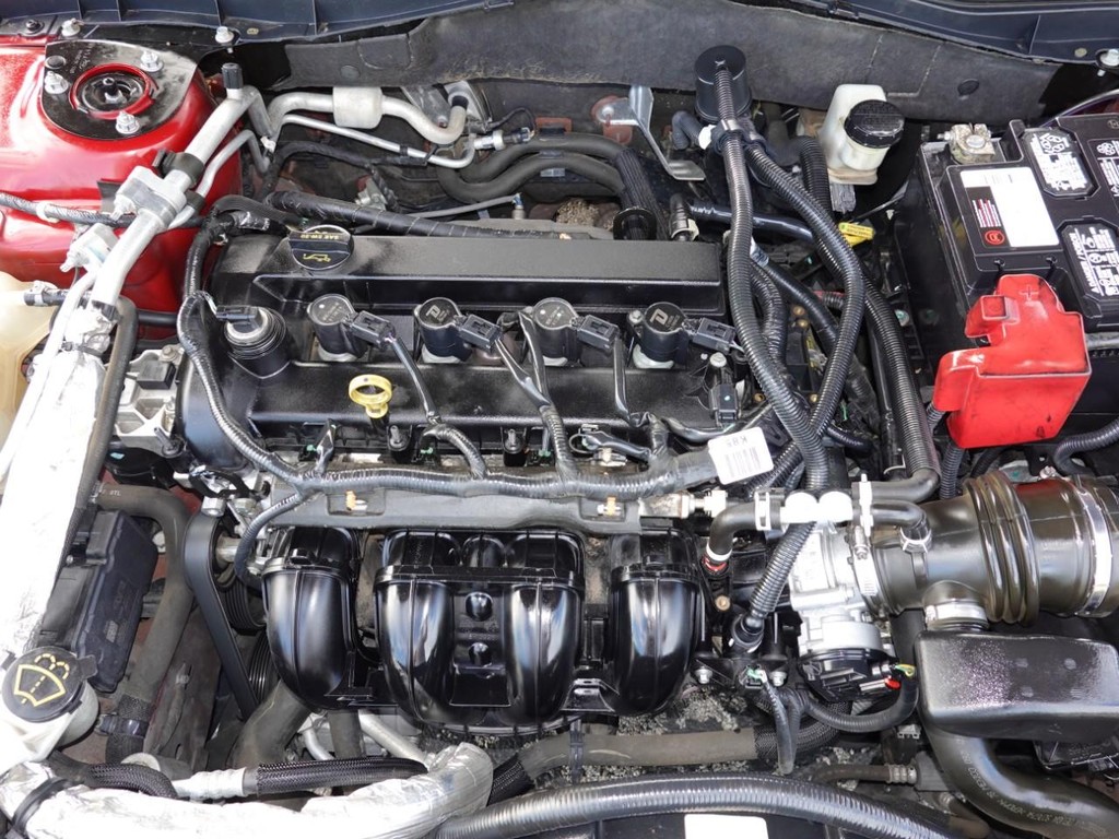 Ford Fusion Vehicle Full-screen Gallery Image 28
