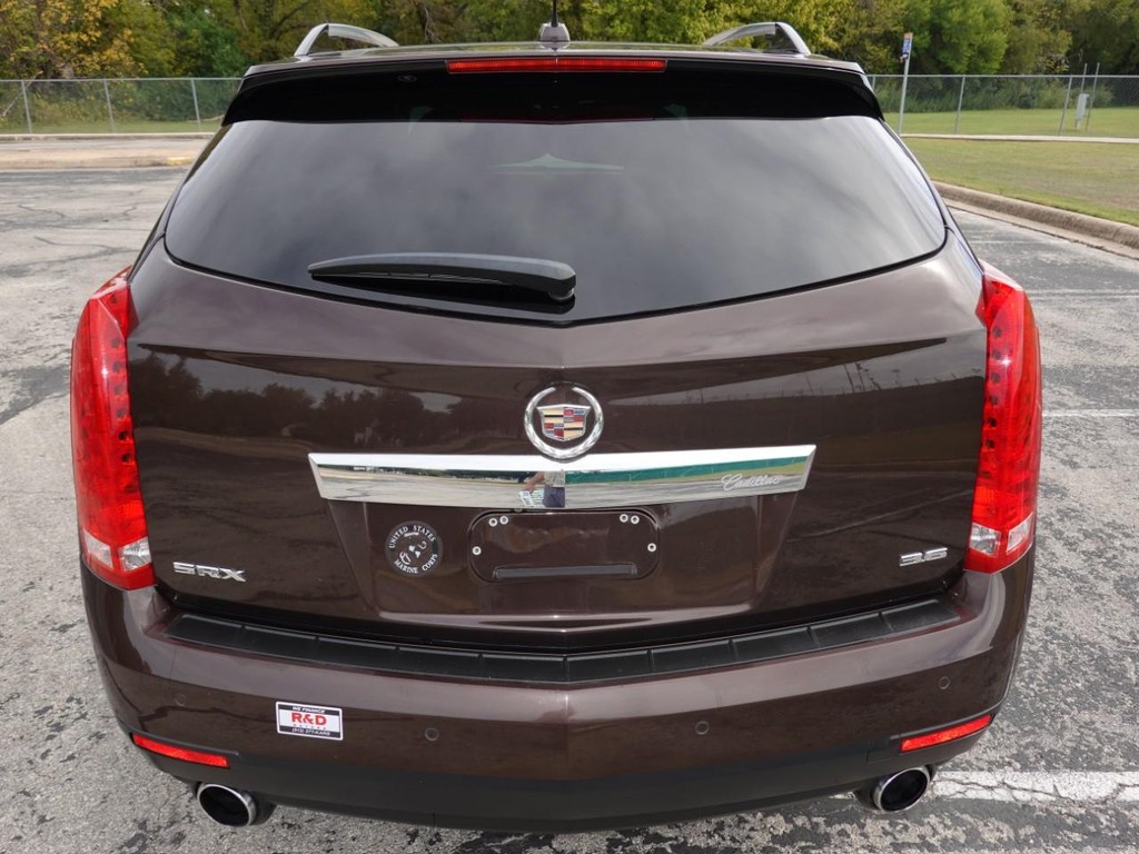 Cadillac SRX Vehicle Full-screen Gallery Image 06