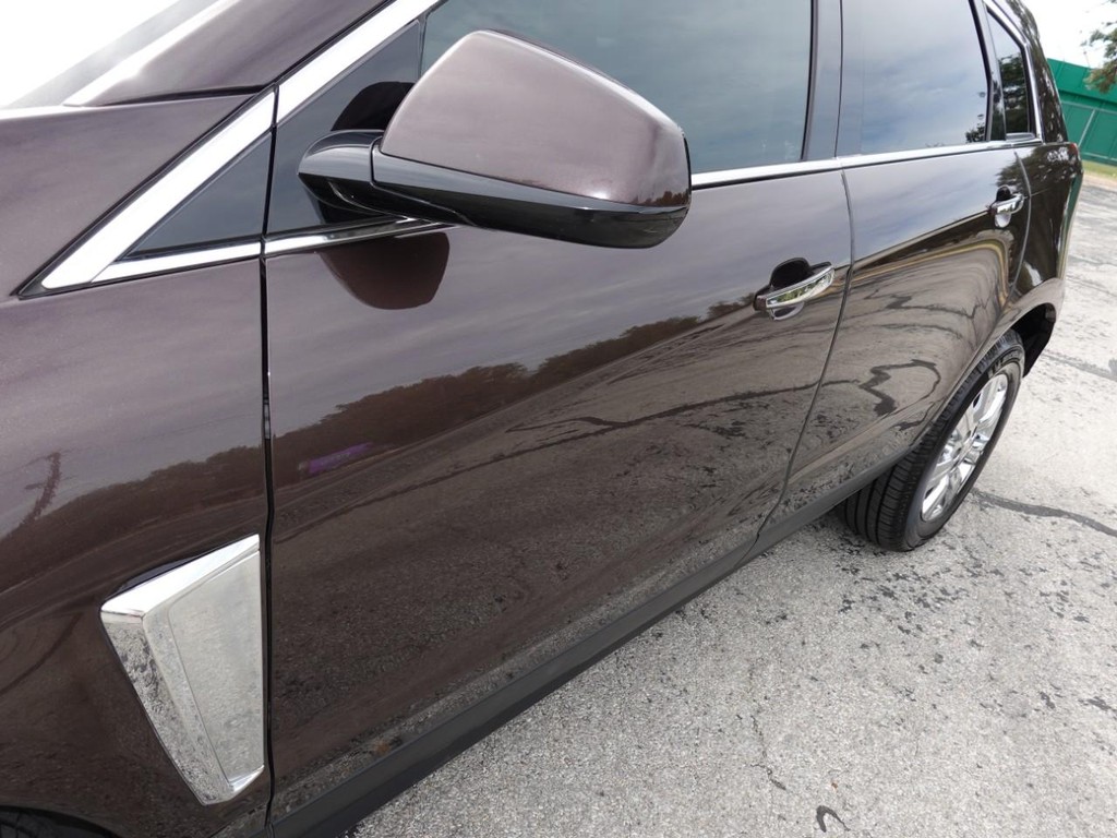 Cadillac SRX Vehicle Full-screen Gallery Image 10