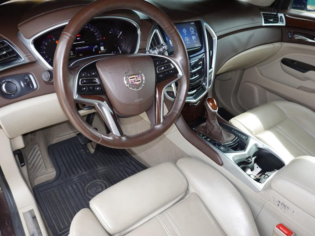 Cadillac SRX Vehicle Full-screen Gallery Image 18