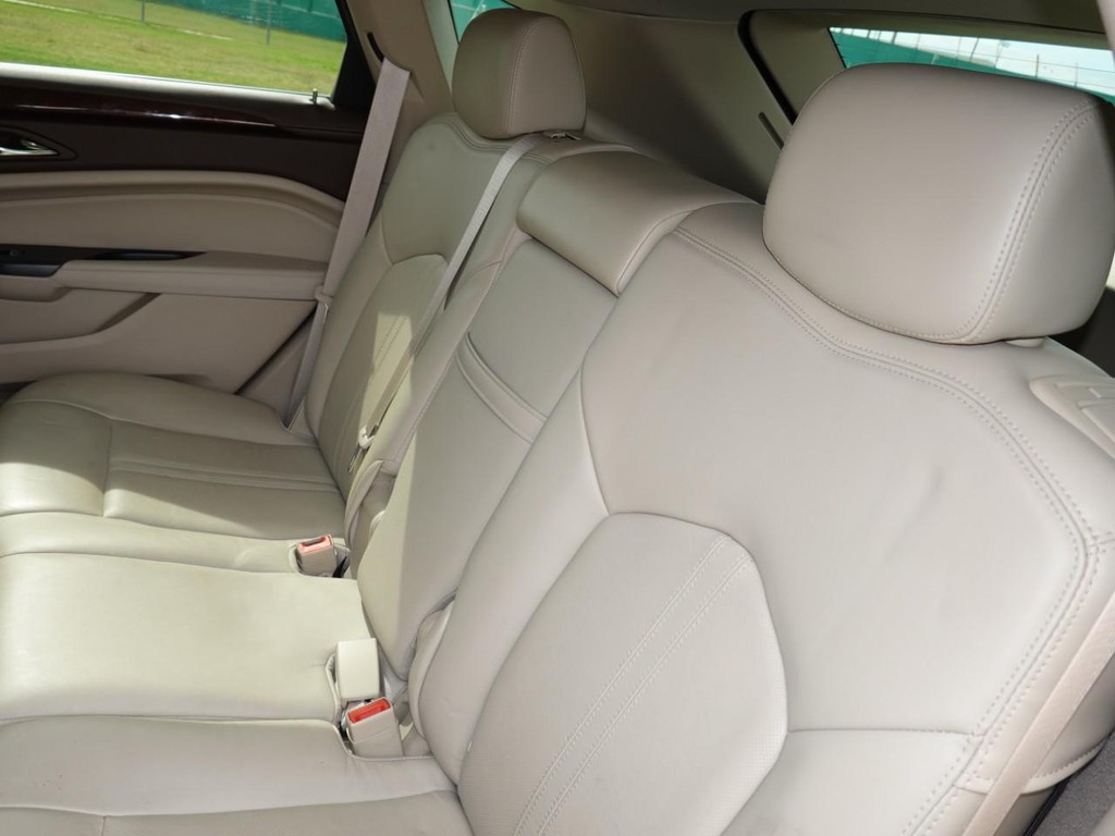 Cadillac SRX Vehicle Full-screen Gallery Image 20