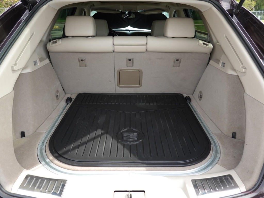 Cadillac SRX Vehicle Full-screen Gallery Image 27