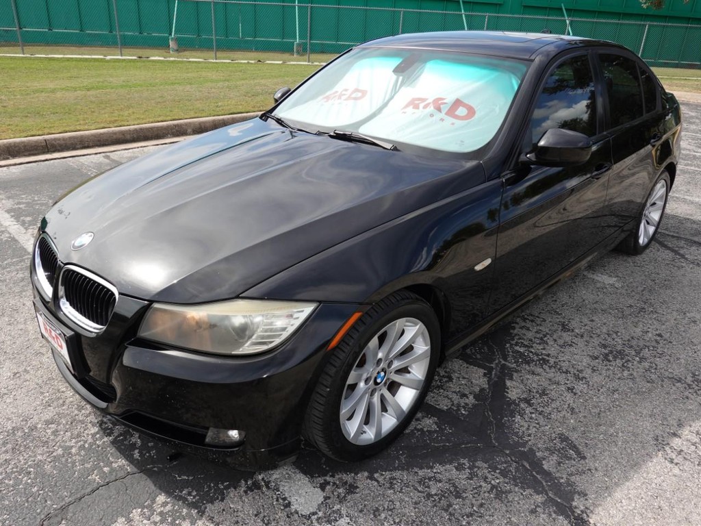 BMW 3 Series Vehicle Full-screen Gallery Image 03