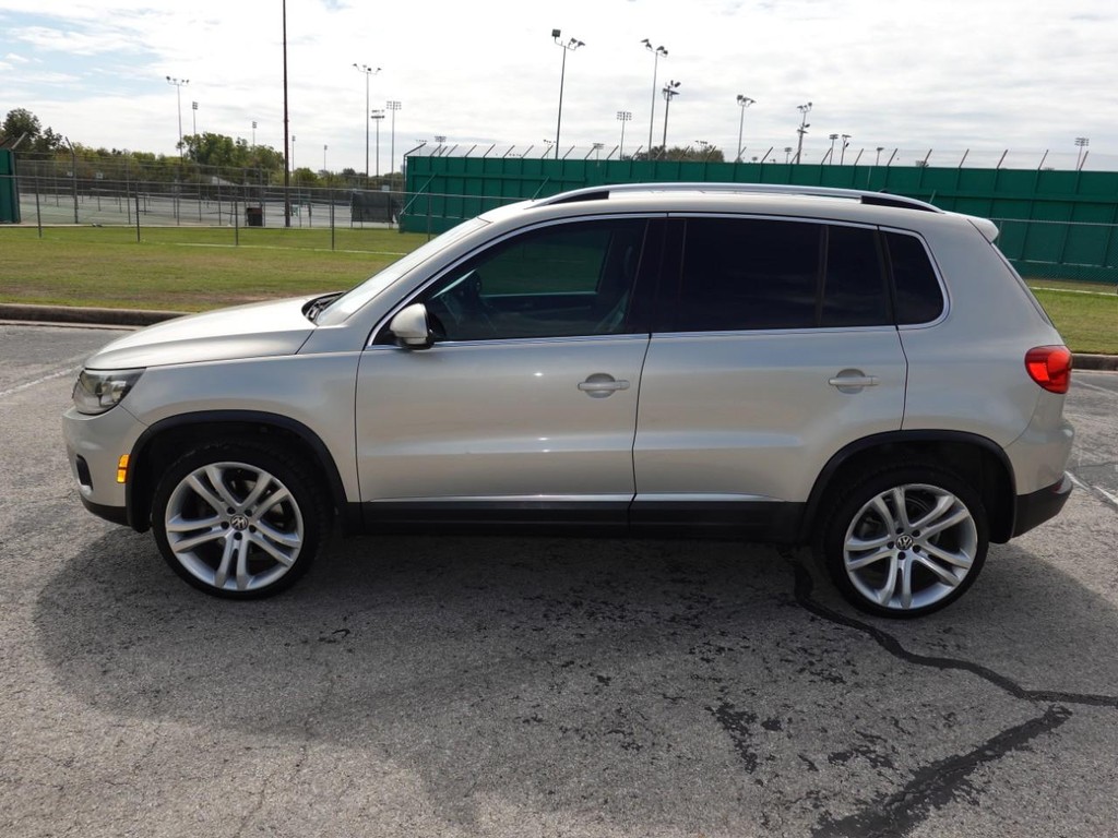 Volkswagen Tiguan Vehicle Full-screen Gallery Image 04