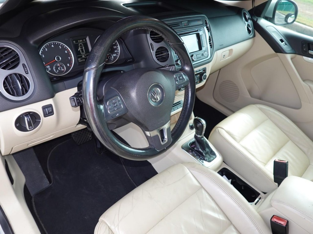 Volkswagen Tiguan Vehicle Full-screen Gallery Image 16