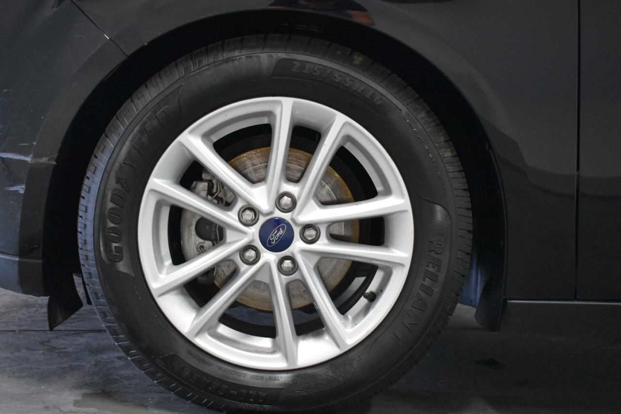 2017 Shadow Black Ford Focus SE FWD Sedan