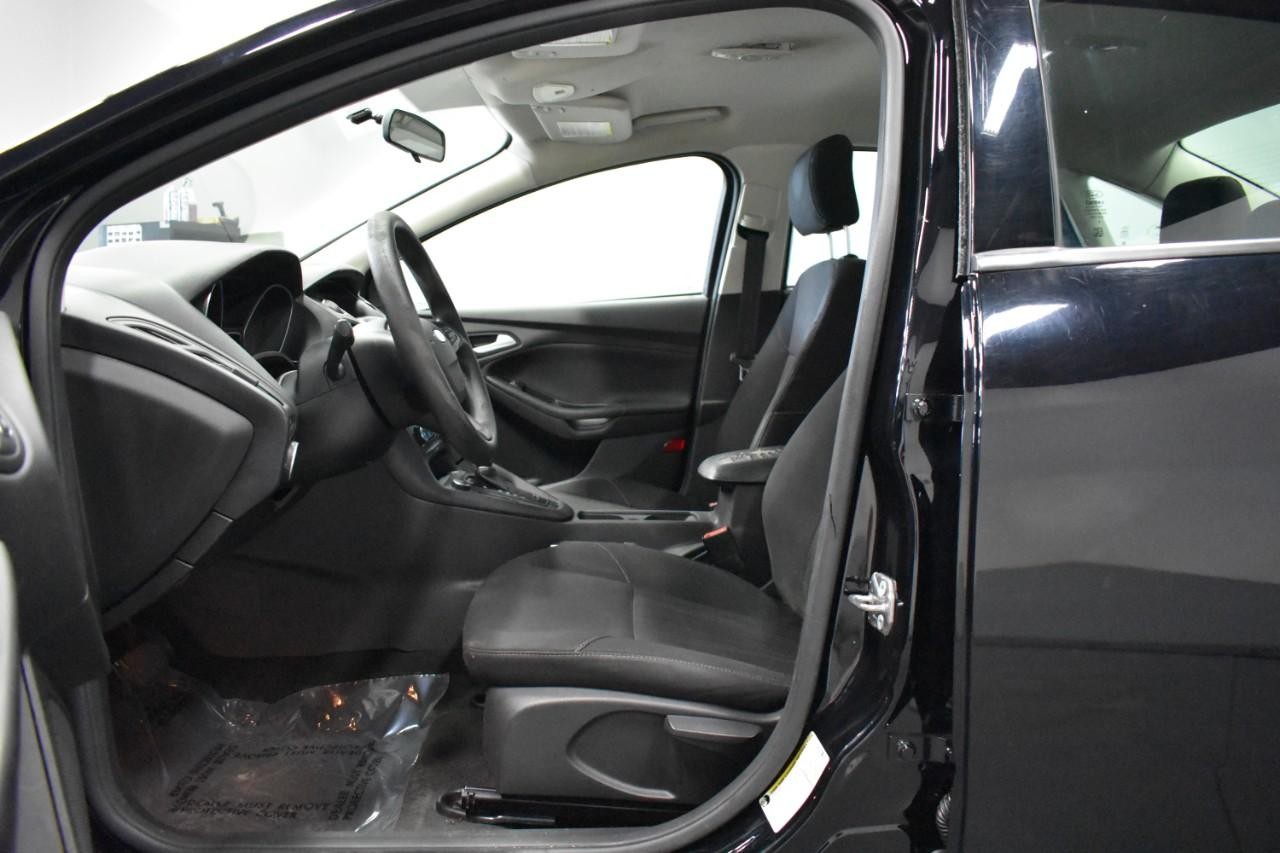 2017 Shadow Black Ford Focus SE FWD Sedan